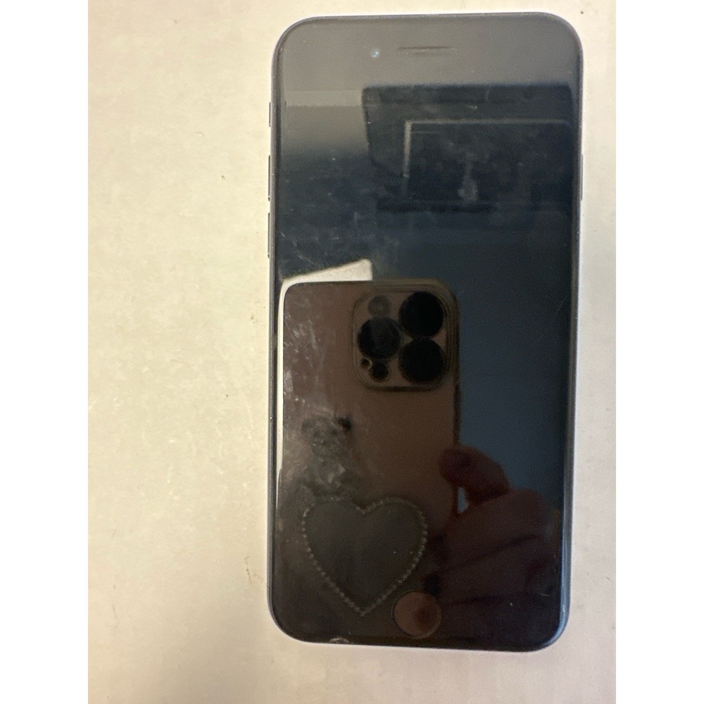 Apple iPhone SE 2nd Gen Black Unknown GB & Network FOR PARTS DOES NOT TURN ON